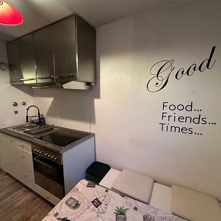 Zentrales Apartment Mit Parkplatz Heidelberg Eksteriør billede