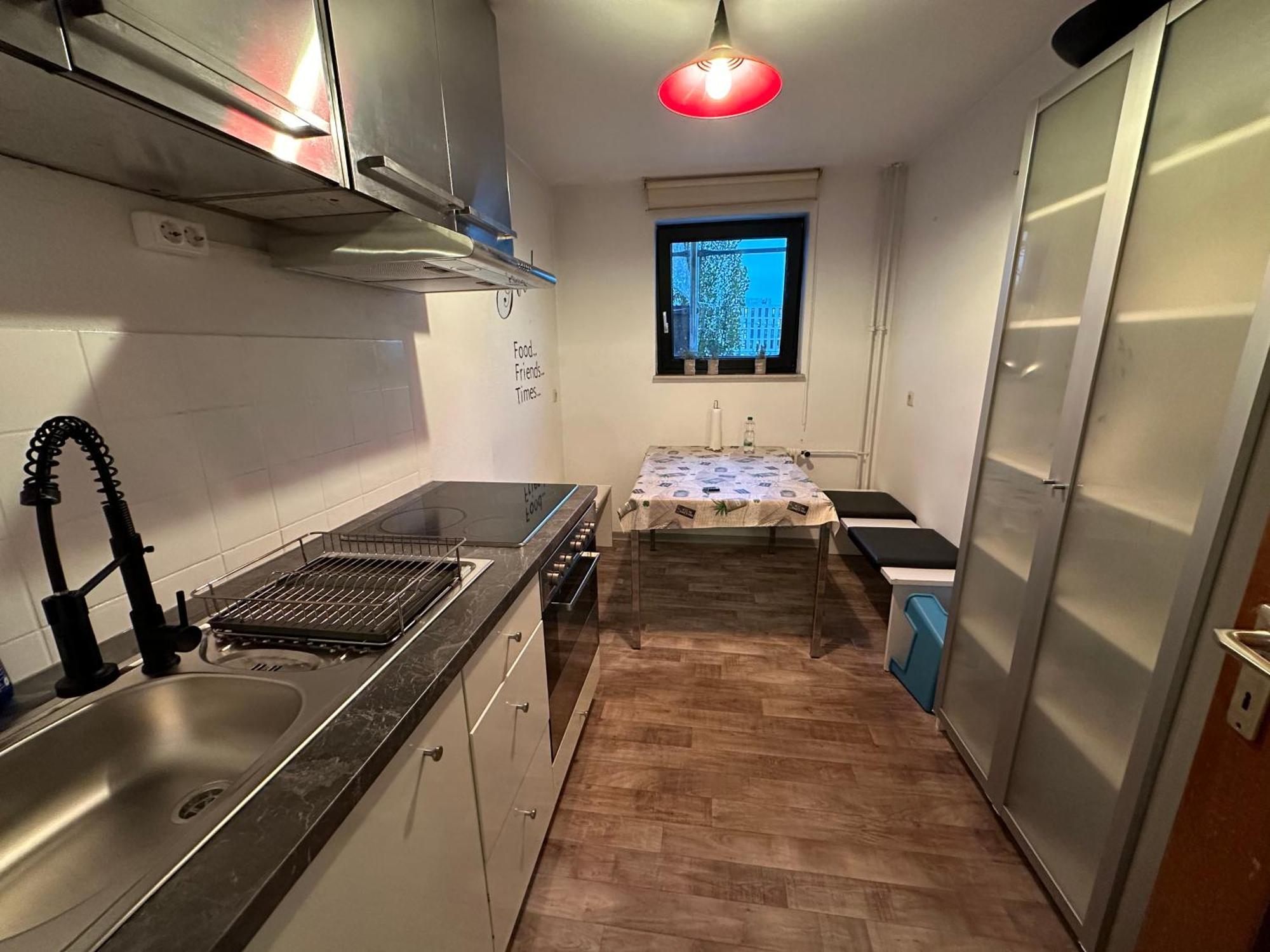 Zentrales Apartment Mit Parkplatz Heidelberg Eksteriør billede